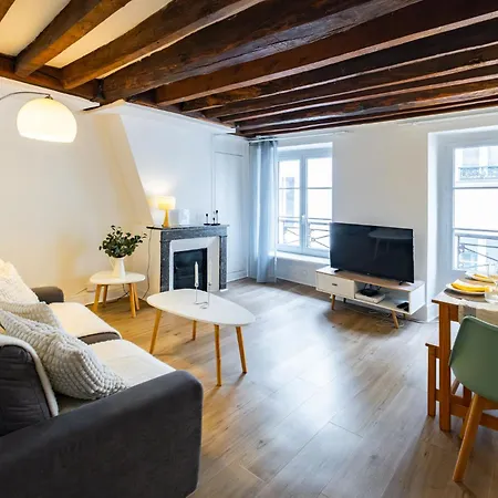 Typique Au Coeur Du Marais Apartment