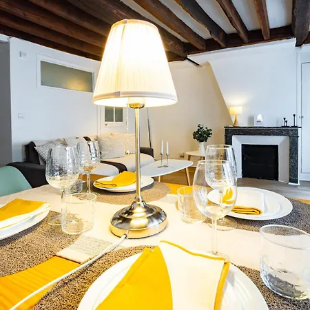 Apartment Typique Au Coeur Du Marais