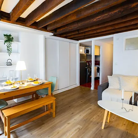 Apartment Typique Au Coeur Du Marais *